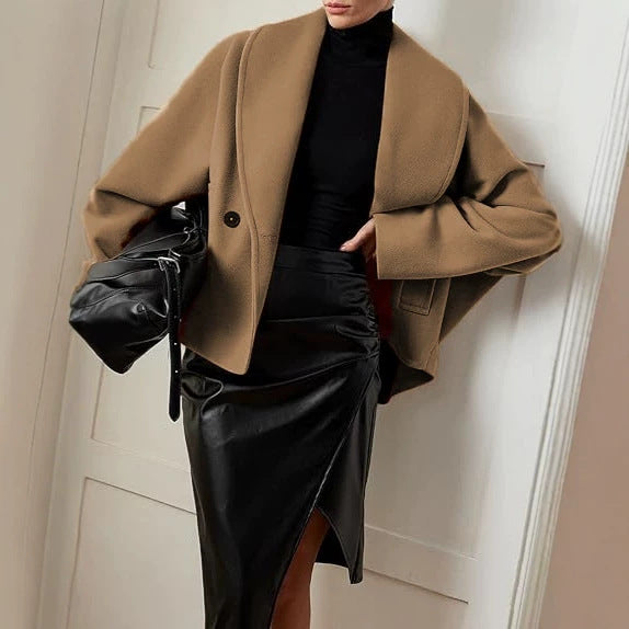 Damen Kurz geschnittener Boxy-Wollmantel mit Schalkragen und überschnittener Schulter Shop Nory