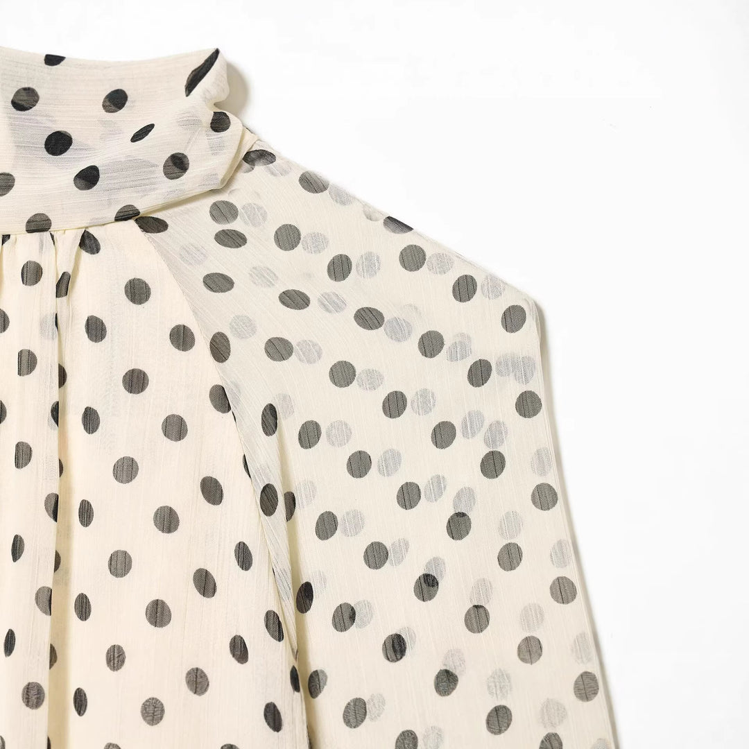 Damen Luftige Chiffon-Bluse mit Polka-Dots, Drapiertem Schlauchkragen und Ballonärmeln Shop Nory