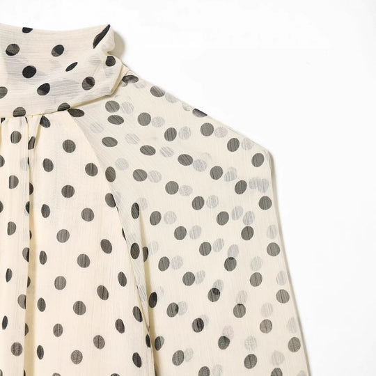 Damen Luftige Chiffon-Bluse mit Polka-Dots, Drapiertem Schlauchkragen und Ballonärmeln Shop Nory