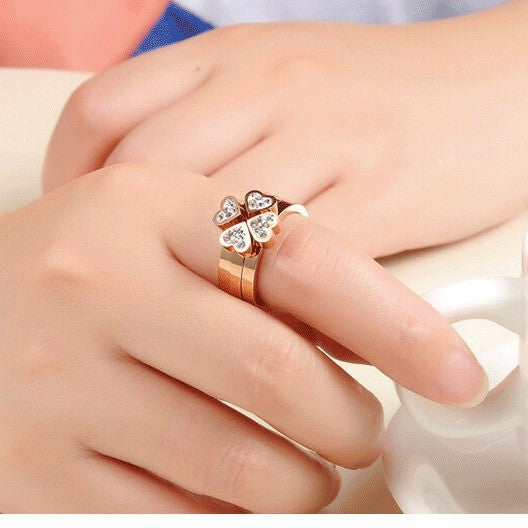 Damen Ring mit vierblättrigem Kleeblatt-Design und strahlendem Zirkonia-Besatz Shop Nory