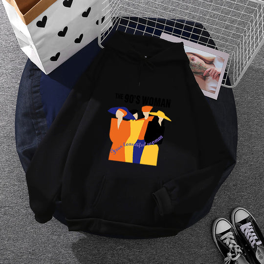 Damen nan weit geschnittener Kapuzenpullover mit Neunzigerjahre-Illustrationsprint, angerautem Fleece und Kängurutasche Shop Nory
