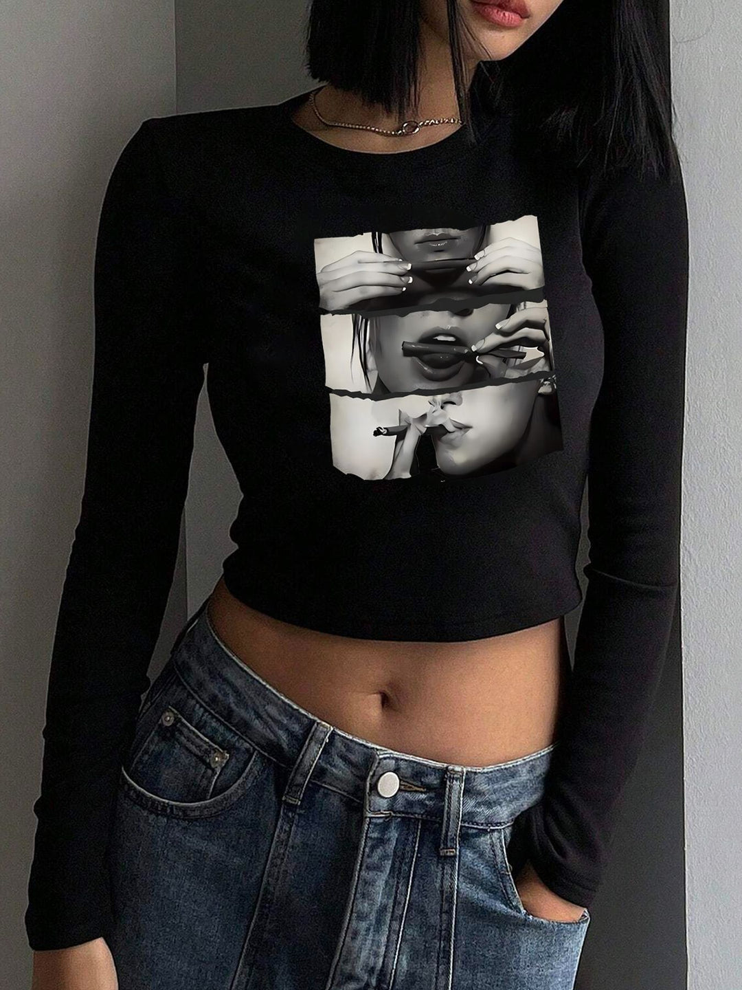 Damen nan figurbetontes langärmeliges Cropped-Shirt mit fotorealistischer Lippen-Collage und schmaler Passform Shop Nory