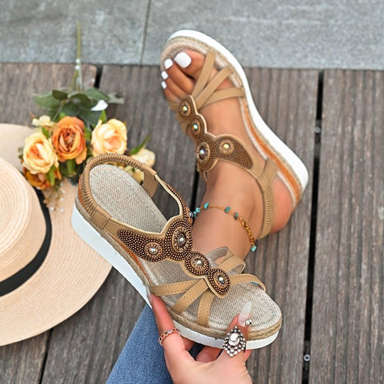 Damen Plateausandalen mit eleganten Perlen-Applikationen Shopnory