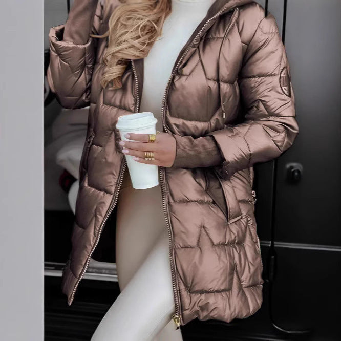 Damen Glänzende Steppjacke mit Kapuze, Kordelzug und leicht tailliertem Schnitt Shop Nory