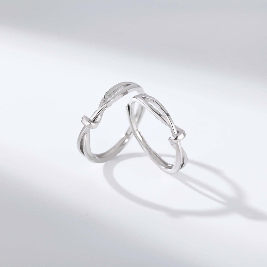 Damenring mit zeitgenössischem, geschwungenem Design und elegantem Knoten Shop Nory