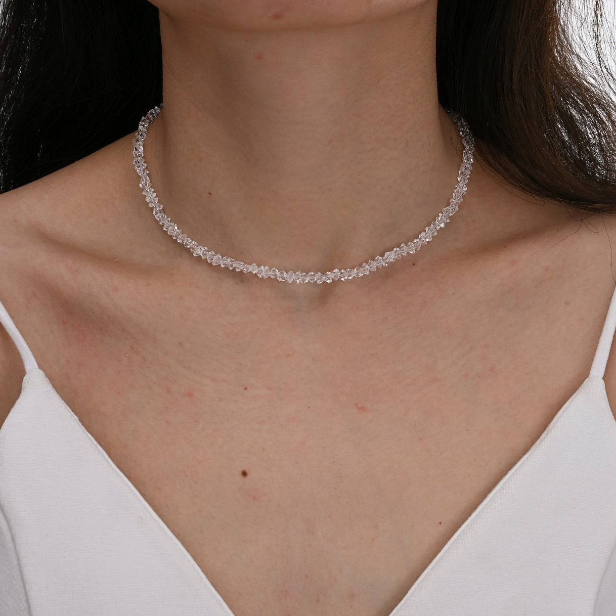 Damen Halskette aus filigranem Kristall mit eleganten Details Shop Nory