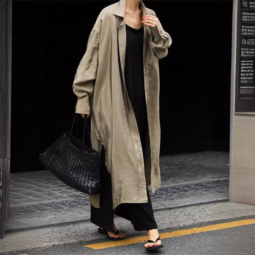 Damen Langer Satin‑Effekt Duster mit Stehkragen, Oversize‑Schnitt und tiefen Seitenschlitzen Shop Nory