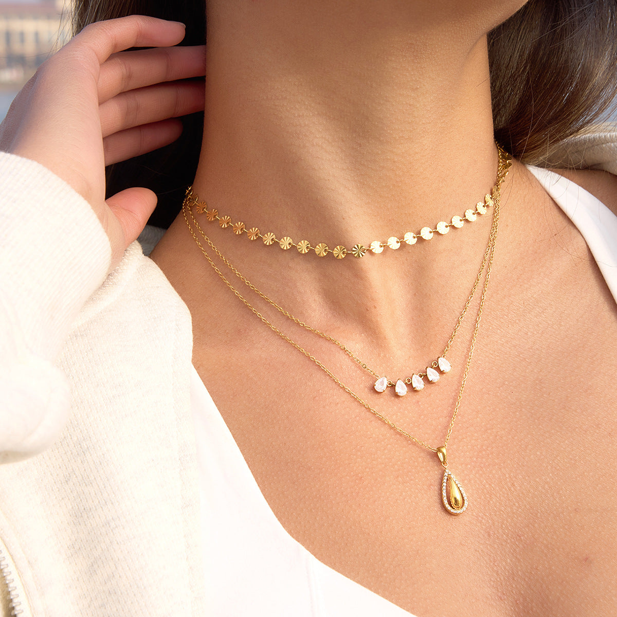 Damen Halskette mit tropfenförmigem Anhänger und Zirkonia-Besatz Shop Nory