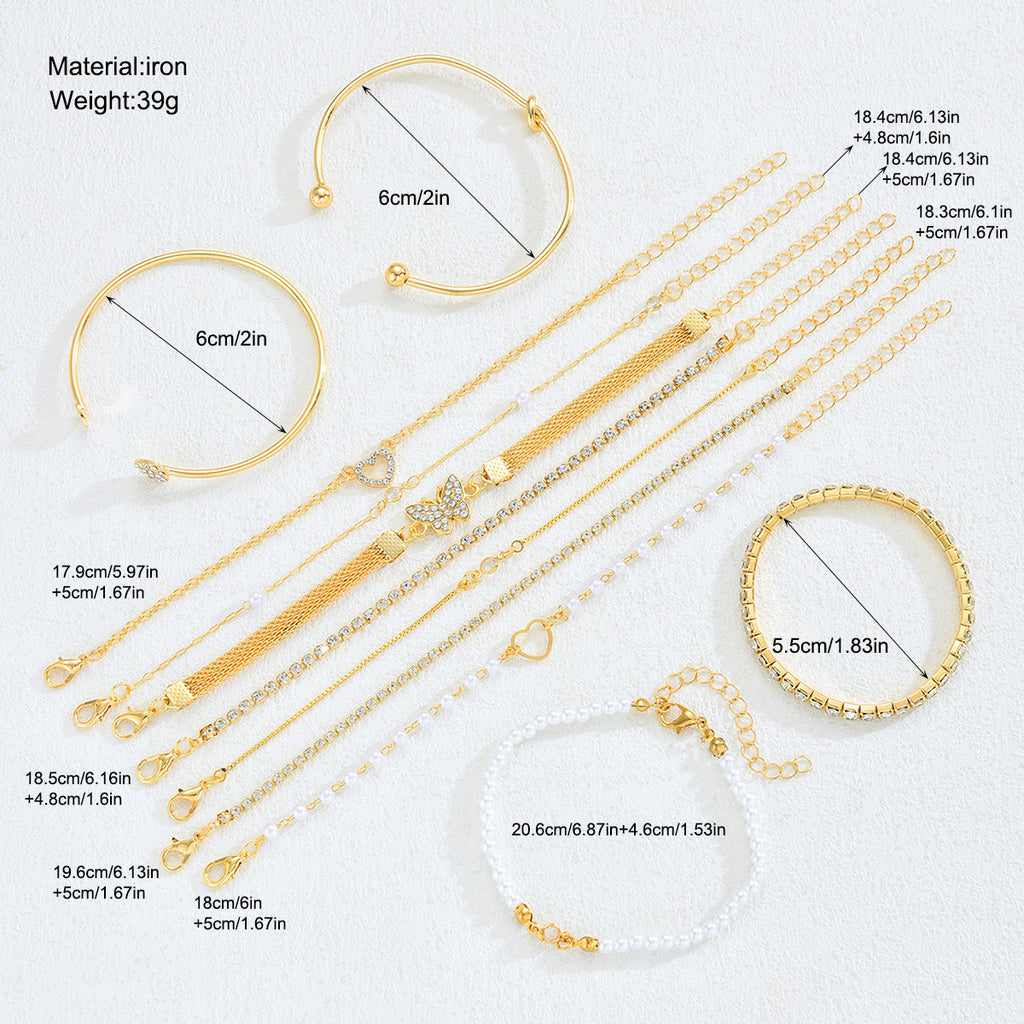 Damen Armband-Set mit funkelnden Kristallen und reizvollen Herzanhängern Shop Nory