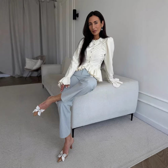 Damen Rüschenbesetzte taillierte Bluse mit Schößchen & Puffärmeln Shop Nory