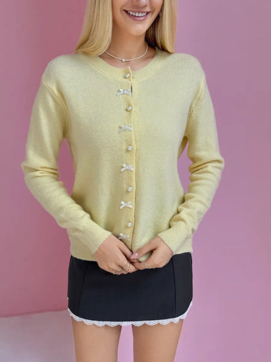 Damen Flauschiger Strick cardigan mit perligen Knopfdetails Shop Nory