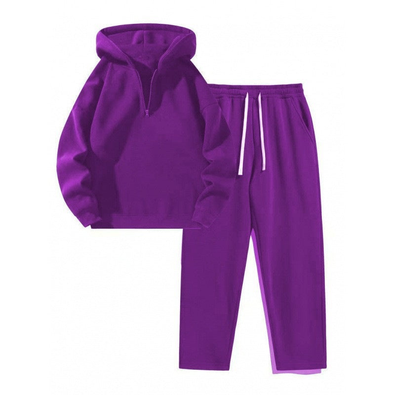 Damen nan Relax-Set mit kurzem Halbzip, übergroßer Kapuze und taillenhoher tapered Jogginghose Shop Nory