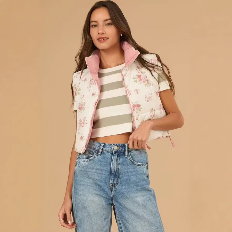 Damen Kurz geschnittene gesteppte Weste mit Stehkragen und floralem Muster Shop Nory
