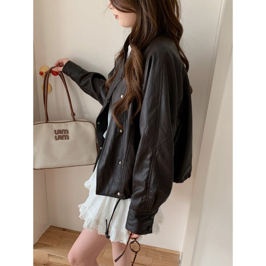 Damen Oversized Bikerjacke aus Kunstleder mit breitem Revers und voluminösen Ärmeln Shop Nory