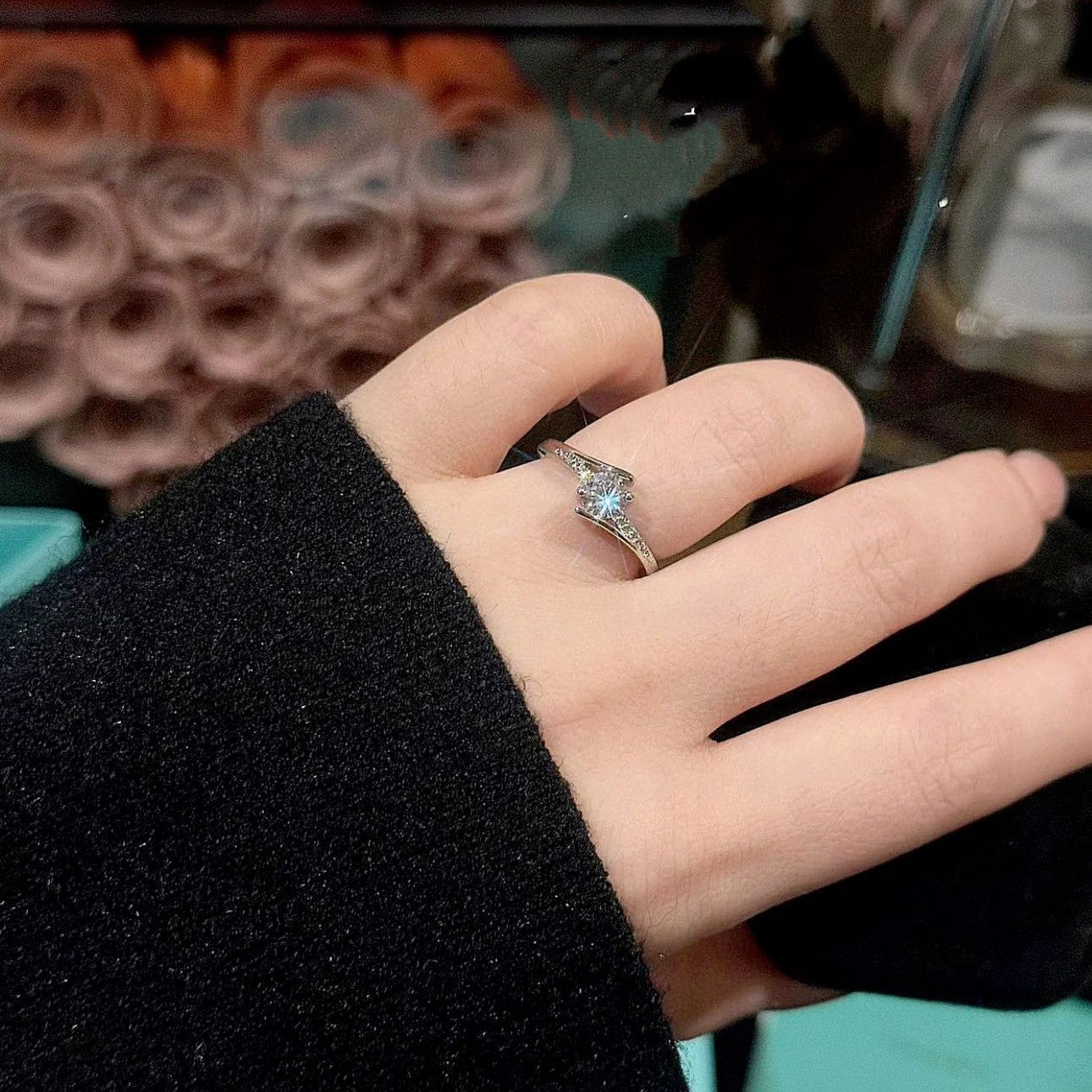 Damenring mit funkelndem Zirkonia und eleganter Fassung Shop Nory