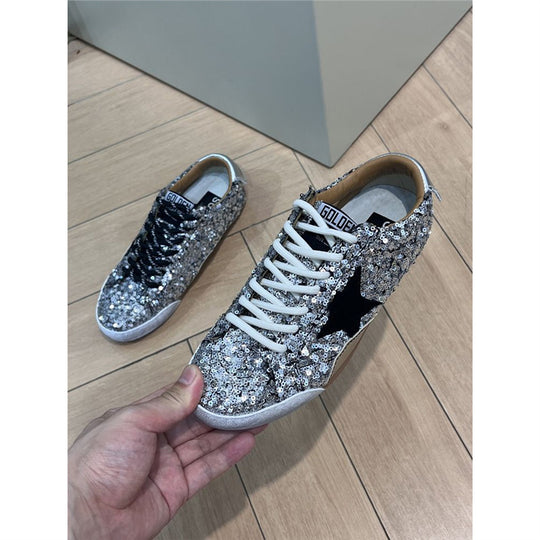 Damen Glitzer-Sneaker mit Paillettenbesatz, Stern-Applikation und kontrastierenden Schnürsenkeln Shop Nory