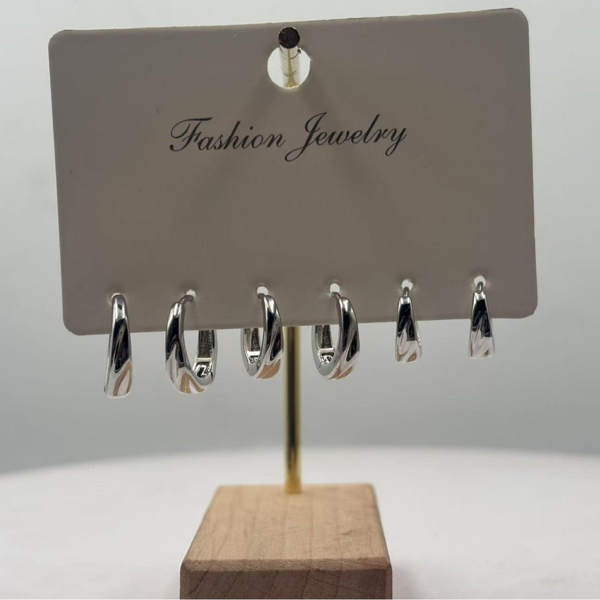 Damen Ohrringe mit modernem und minimalistischem Design Shop Nory