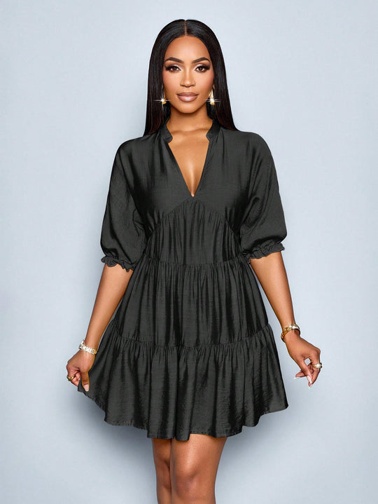 Damen Stufiges Mini‑Kleid mit V‑Ausschnitt und gerafften Dreiviertelärmeln Shop Nory