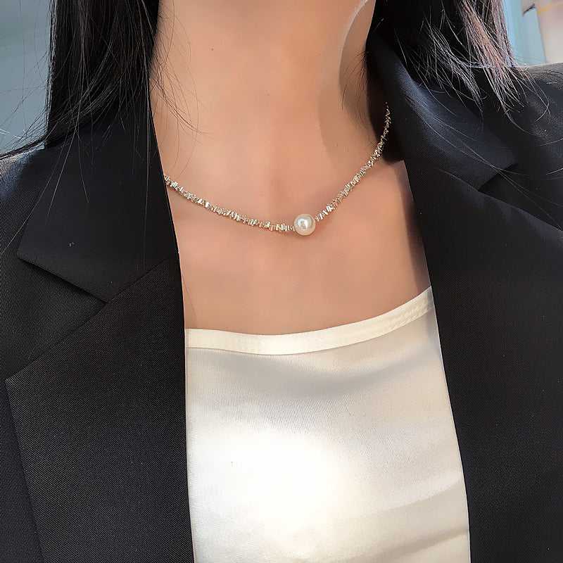 Damen Halskette mit eleganten Zirkonia-Details und Perlenakzent Shop Nory