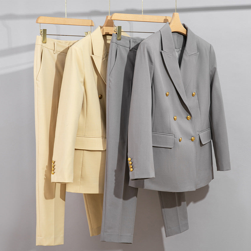 Damen Doppelreihiger Tailoring-Blazer mit Goldknöpfen und figurformenden Abnähern Shop Nory