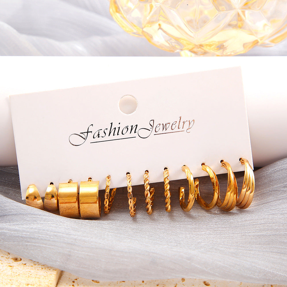Damen Ohrringe Set mit verschiedenen Designs und funkelnden Akzenten Shop Nory