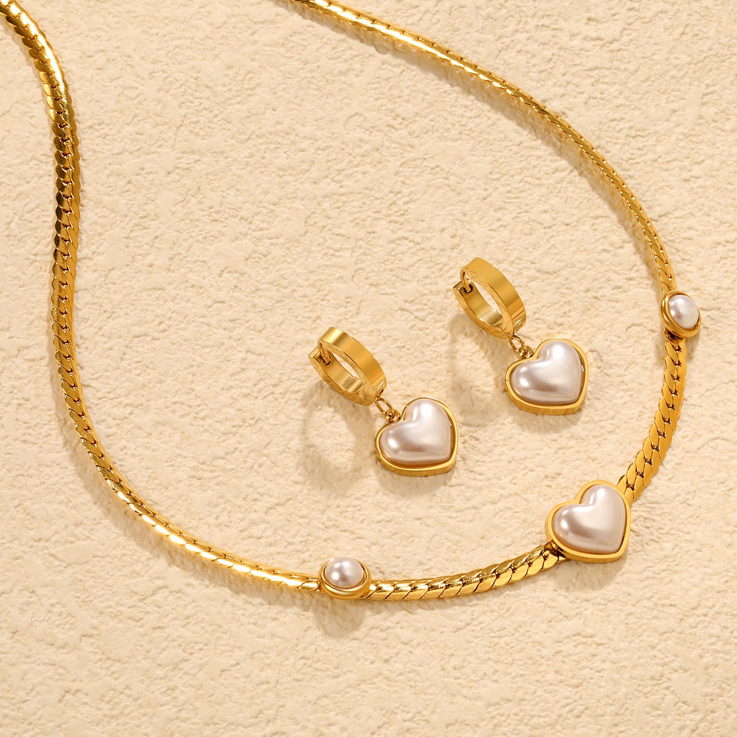 Damen Schmuckset mit herzförmigem Anhänger und eleganten Ohrsteckern Shop Nory