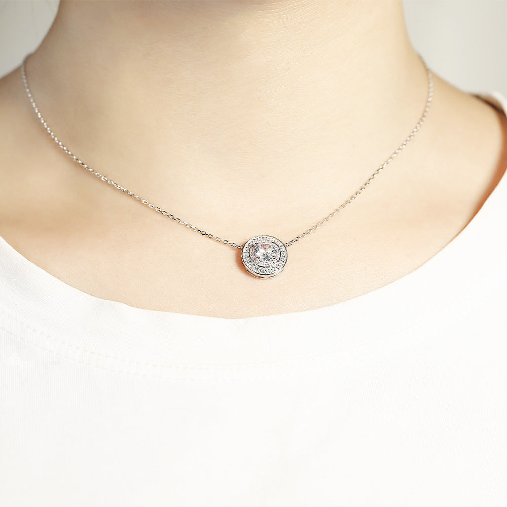 Damenschmuck Ohrringe mit funkelndem Zirkonia-Rahmen und eleganter Detailverarbeitung Shop Nory