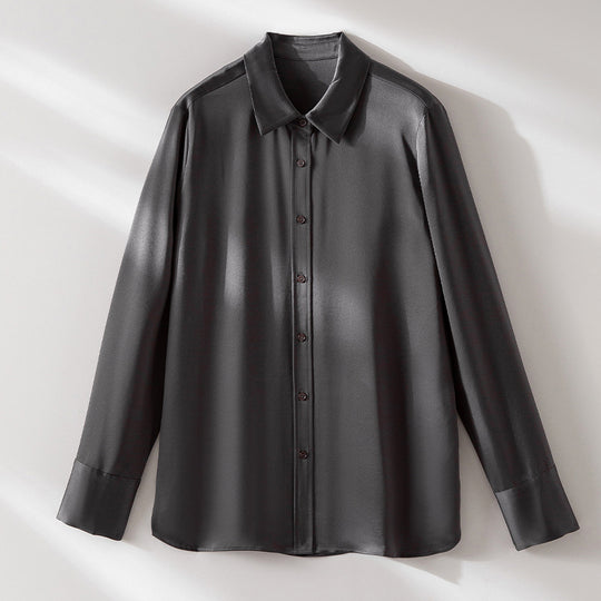Damen Seidenähnliche Bluse mit klassischem Hemdkragen, durchgehender Knopfleiste und verlängerten Manschetten Shop Nory