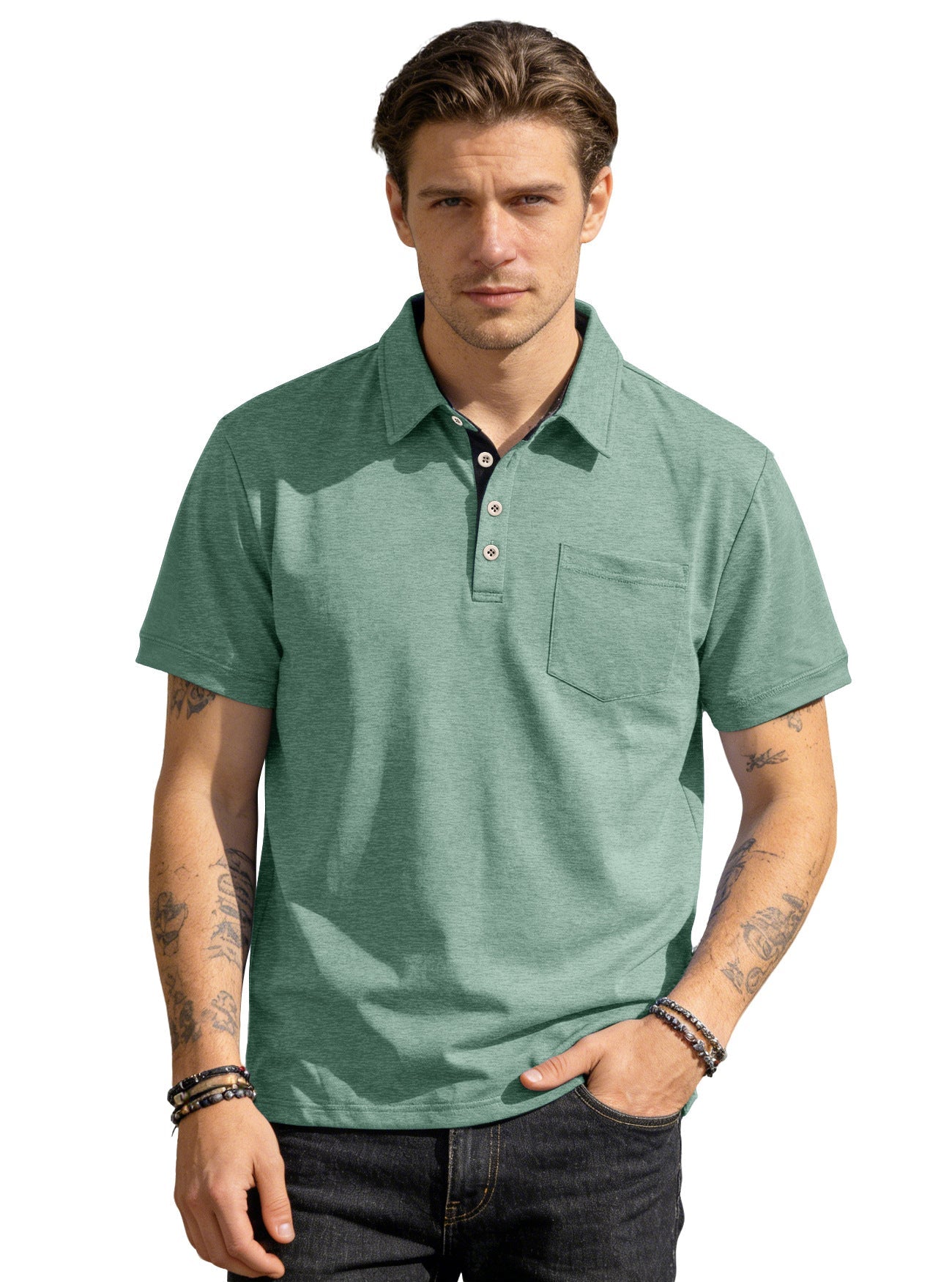 Herren nan Kurzarm-Polokragen-Shirt aus texturiertem Jersey mit Brusttasche und kontrastierter Knopfleiste