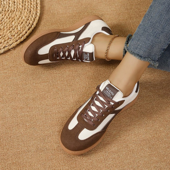 Damen Retro-Plateau-Sneaker mit Wildlederapplikationen und dekorativer Schnallenlasche Shop Nory
