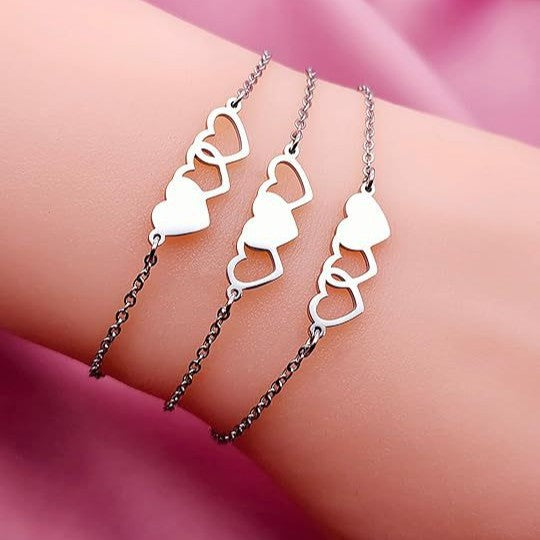 Damen Fußkettchen mit verspielten Herzmotiven und filigraner Kettenstruktur Shop Nory