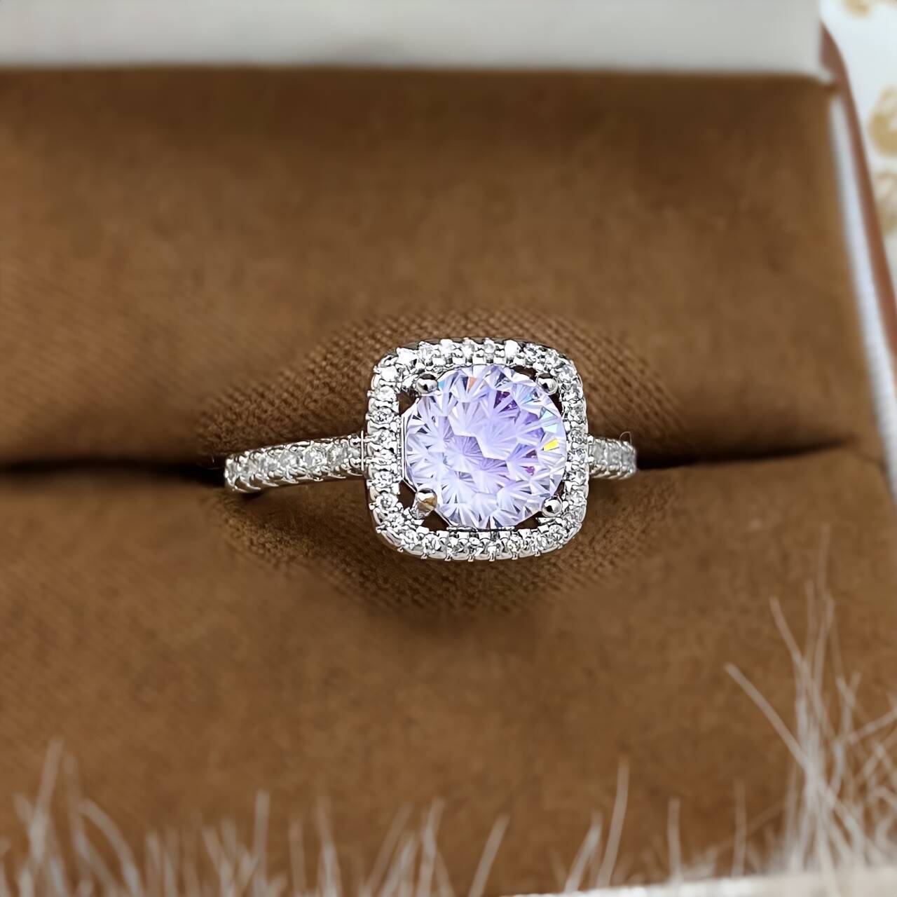 Damen glamouröser Schmuckring mit strahlendem Zirkonia Shop Nory