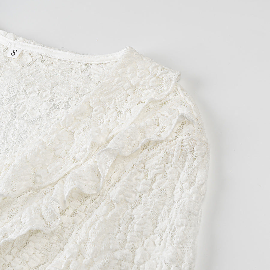 Damen Figurbetonte Spitzenbluse mit Rüschen‑V‑Ausschnitt und Bindebanddetail Shop Nory