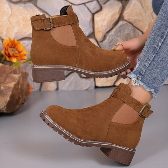 Damen Wildleder-Optik Chelsea-Stiefelette mit dekorativem Schnallenriemen, elastischem Einsatz und grober Profilsohle Shop Nory