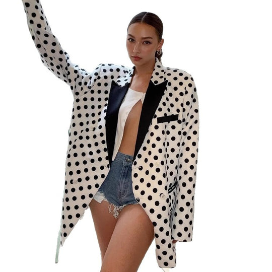 Damen Oversize-Tupfenblazer mit kontrastierendem Revers und kastiger Silhouette Shop Nory
