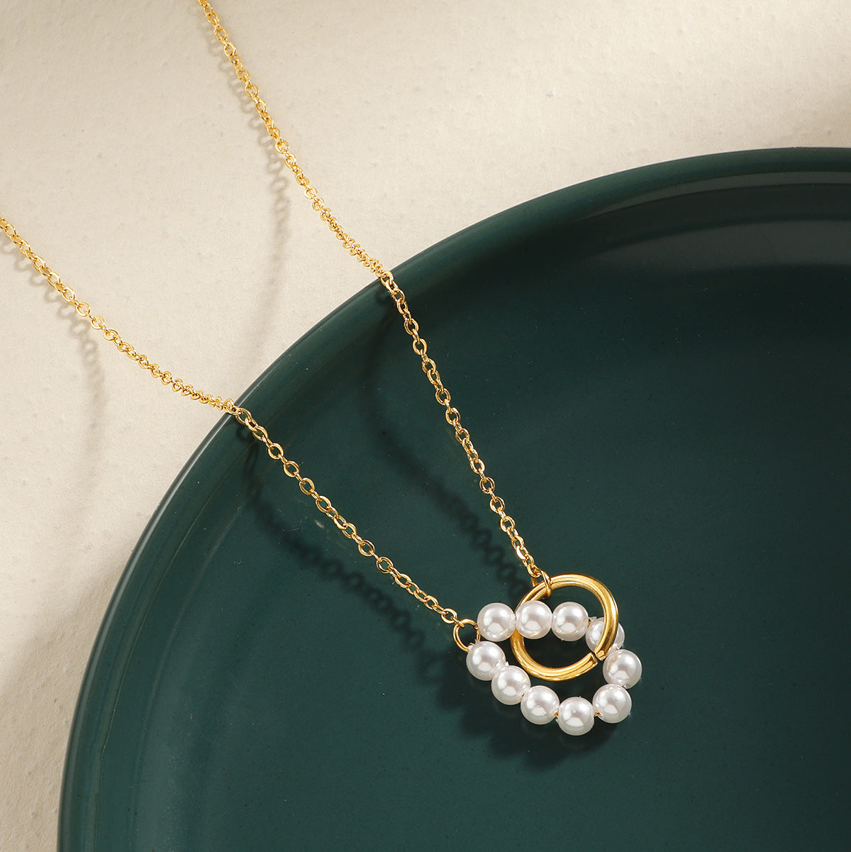 Damen elegante Halskette mit schimmerndem Perlen-Design Shop Nory