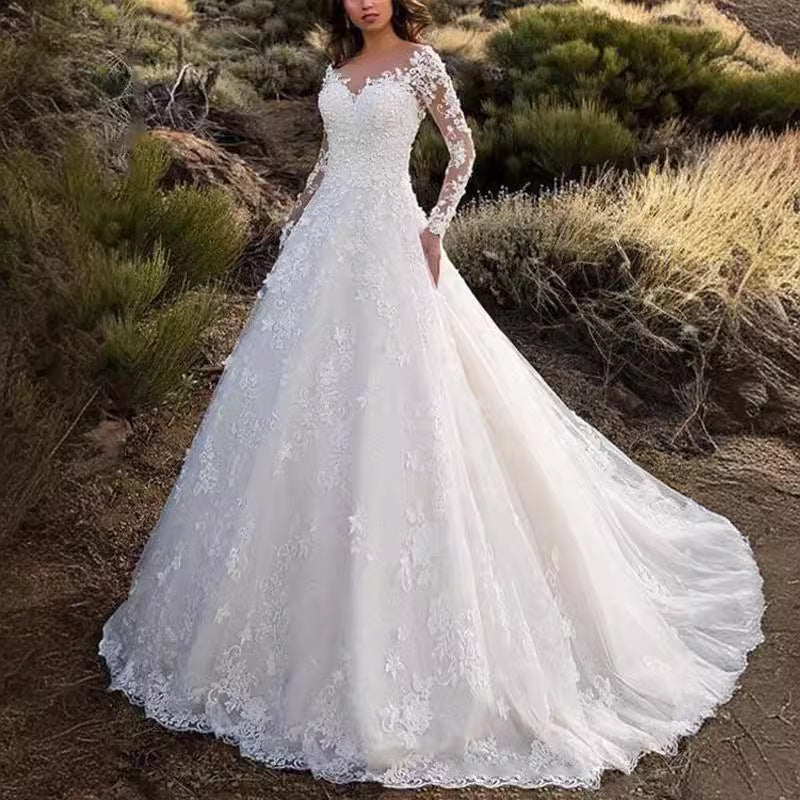 Elegantes Damen Hochzeitskleid mit Spitzenverarbeitung & voluminösem Rock für Hochzeit | ShopNory