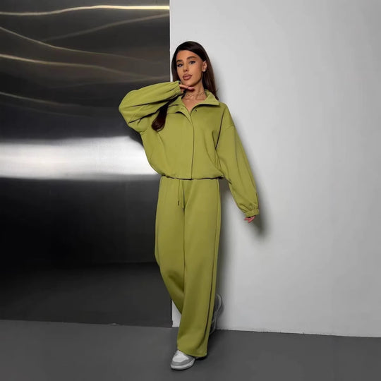 Damen gekürztes Reißverschluss-Hoodie mit Stehkragen und hochgeschnittener Kordel-Jogginghose Shop Nory