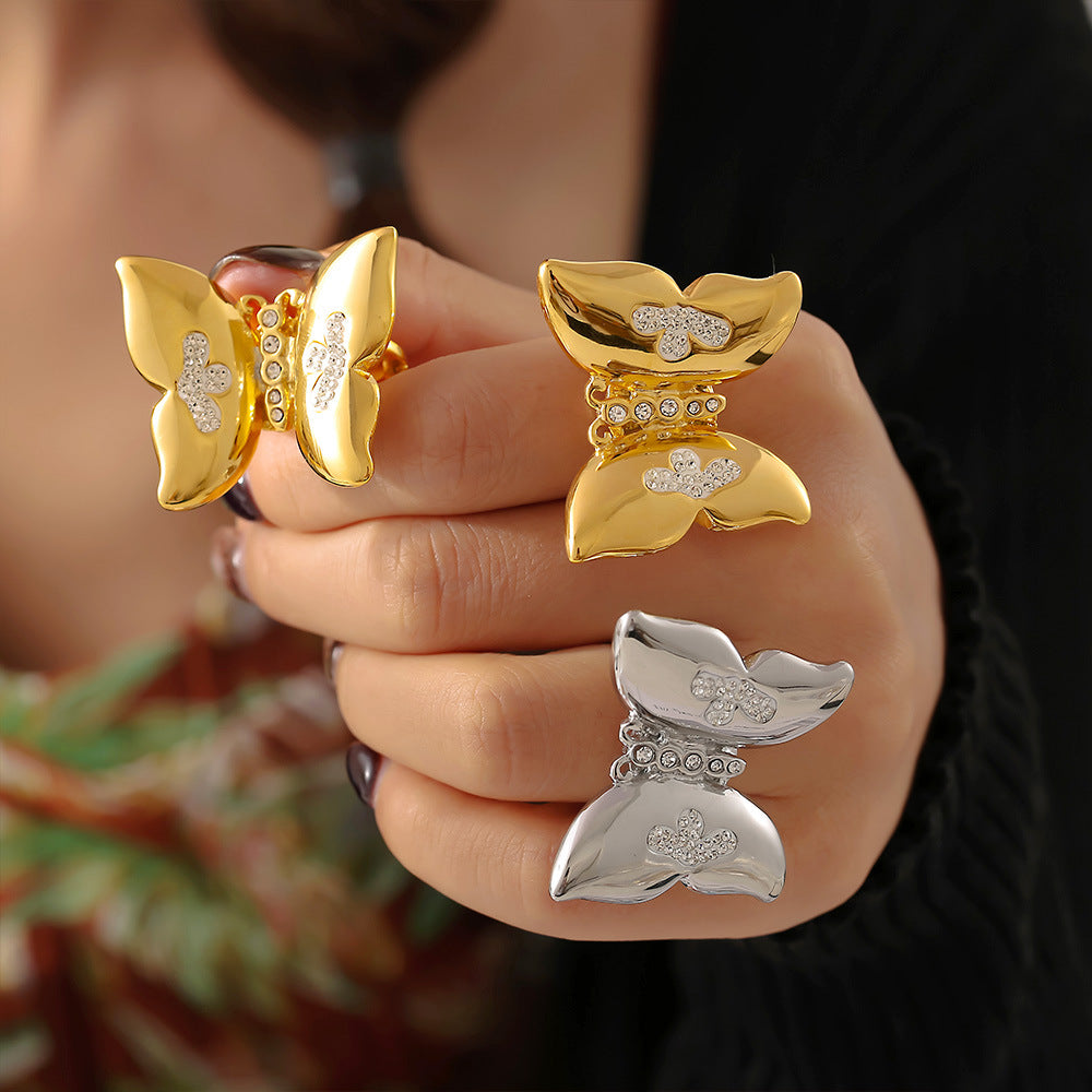 Damenring mit Schmetterlingsdesign und funkelnden Zirkonia Shop Nory