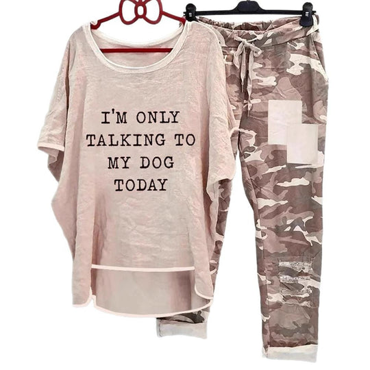 Damen nan weites Freizeit-Set mit Spruchaufdruck, weit geschnittenem Langshirt und Camouflage-Jogginghose