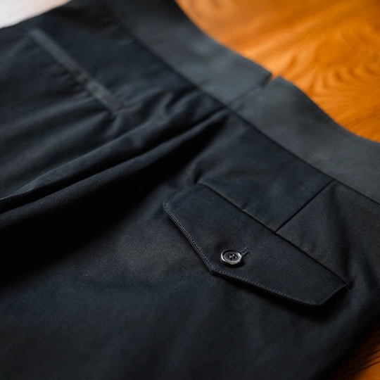 Herren Bundfaltenhose mit verstellbaren Seitenschnallen und Umschlag Shop Nory