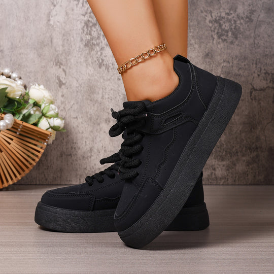 Damen Plateau-Sneaker mit dicker Laufsohle, übergroßen Schnürsenkeln und gepolstertem Knöchelbereich Shop Nory