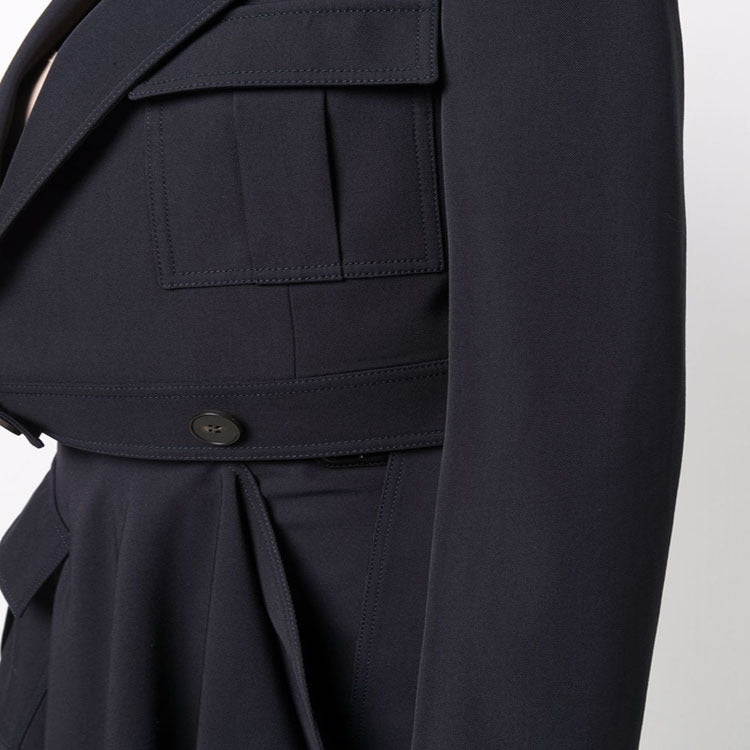 Damen Kurzblazer im Tailoring mit aufgesetzten Pattentaschen und markanter Schulterpartie Shop Nory