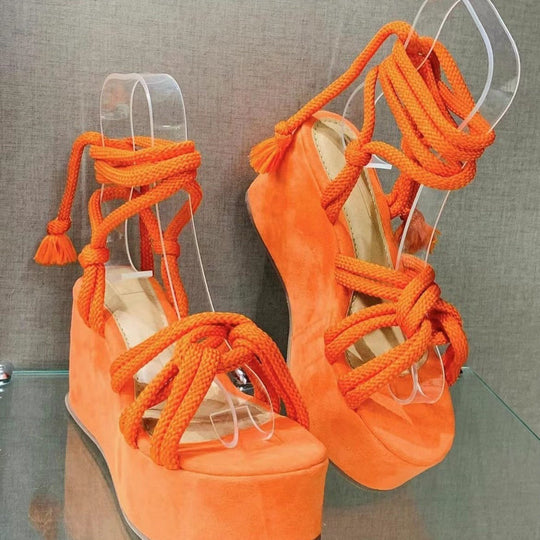 Damen Wedge-Sandalen mit geflochtenem Riemendesign und komfortabler Plateau-Sohle Shopnory