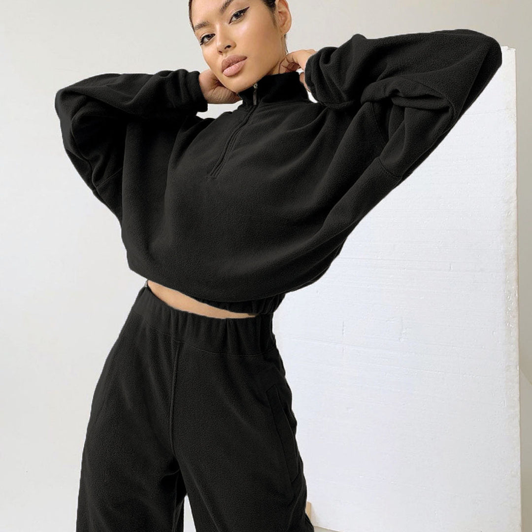 Damen kurz geschnittenes Samt-Lounge-Set mit tailliertem Zip-Hoodie und fließender Highwaist-Palazzohose Shop Nory