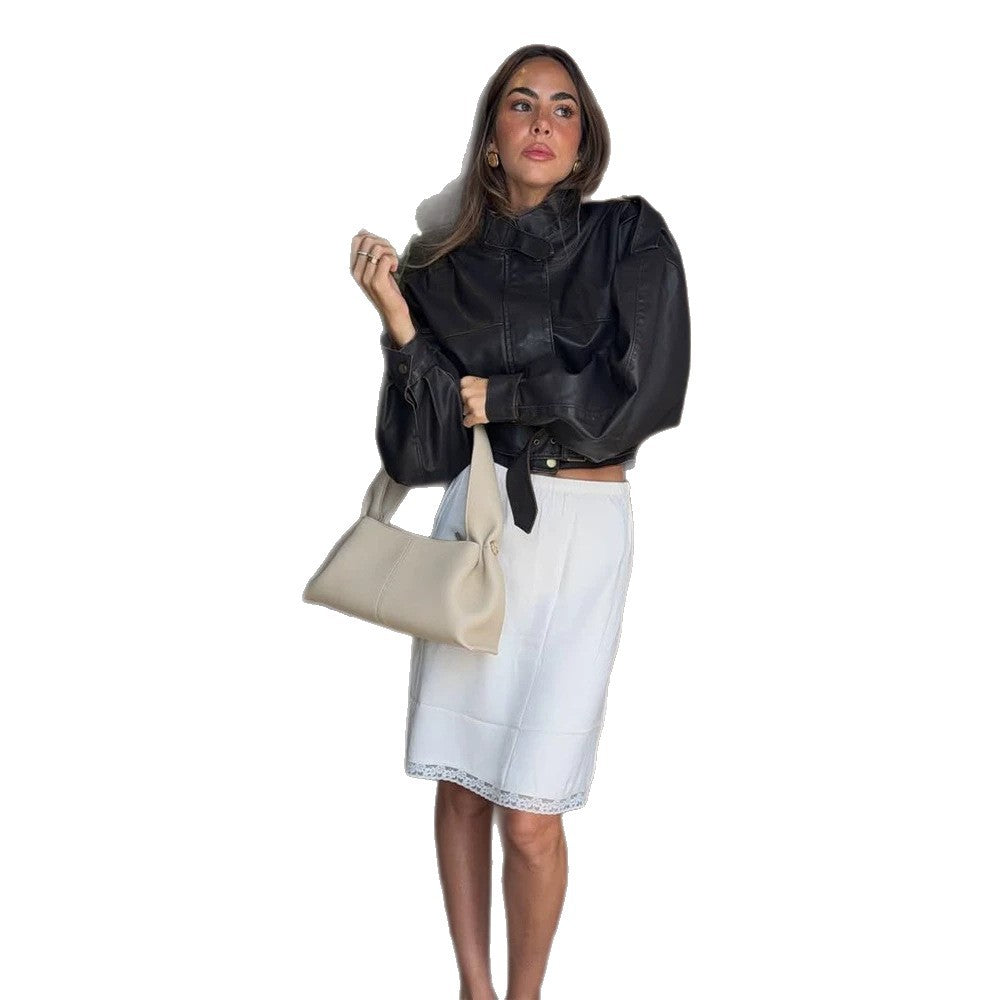 Damen Kurz geschnittene Lederimitat-Bikerjacke mit Stehkragen, Taillenriegel und voluminösen Ärmeln Shop Nory