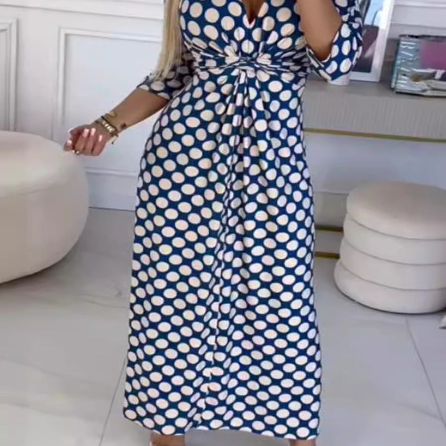Damen Maxikleid mit modernem Punktenmuster und eleganter Wickeloptik Shopnory