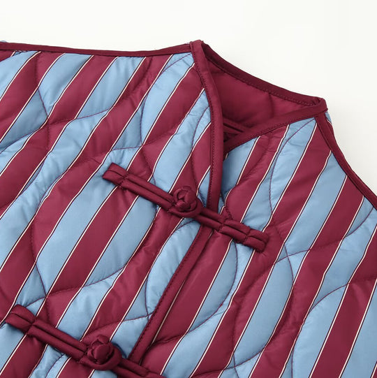 Damen Gepolsterte Jacke mit Stehkragen, Streifen‑Steppung und Knotenverschlüssen Shop Nory