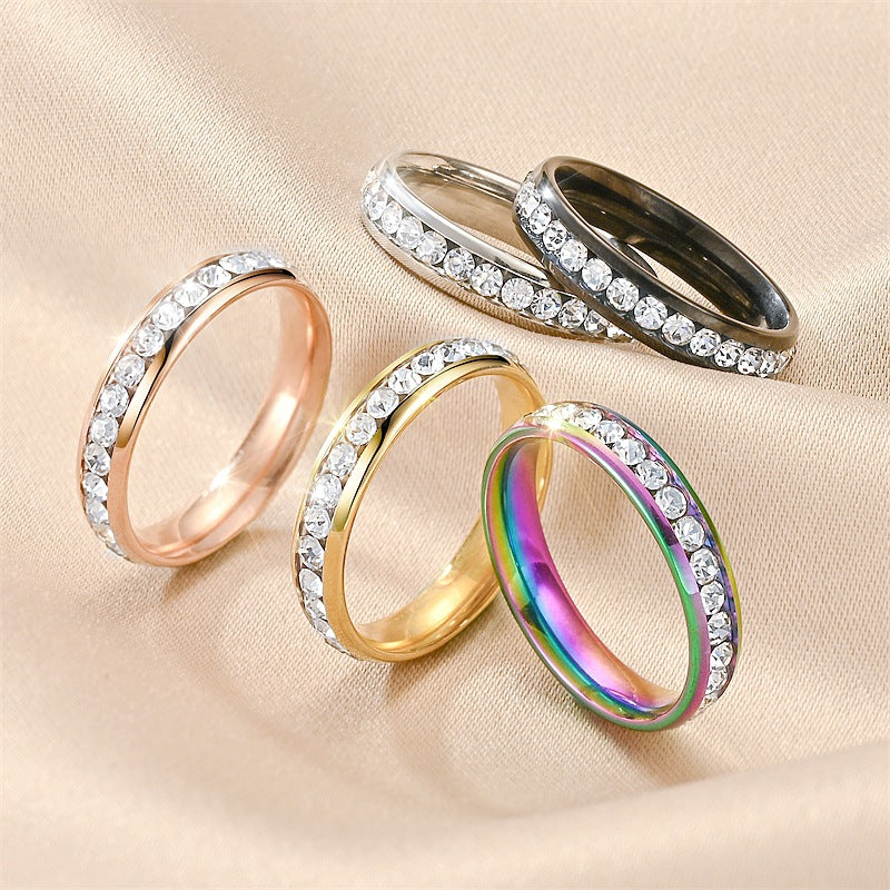 Damen Ring mit funkelndem Zirkonia-Besatz und eleganter Goldoberfläche Shop Nory