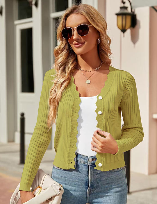 Damen Feiner Rippstrick Cropped-Cardigan mit Wellensaum und dekorativer Knopfleiste Shop Nory